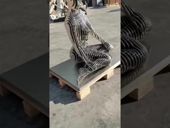 बड़ी आधुनिक सार धातु मानव आकृति मूर्तिकला