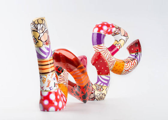 अच्छी कीमत आधुनिक समकालीन प्रेम पत्र बाहरी शीसे रेशा मूर्तिकला रंगीन ऑनलाइन