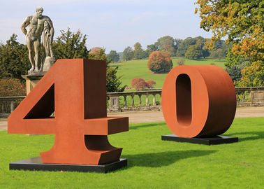 अच्छी कीमत गार्डन आर्ट नंबर रुस्टेड मेटल मूर्तिकला जंग स्थिरता फोर्जिंग और कास्टिंग तकनीक ऑनलाइन