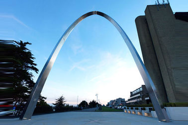 अच्छी कीमत विभिन्न रंगों के लिए आर्क डिजाइन पॉलिश खत्म स्टेनलेस स्टील धातु मूर्तिकला ऑनलाइन